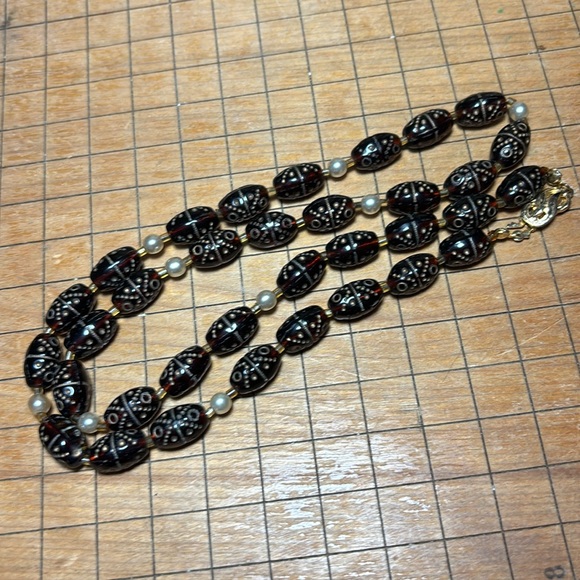 Unique Beads Costume Pearl 24”L Necklace Gold Tone Decorative Clasp EVC - Picture 6 of 10